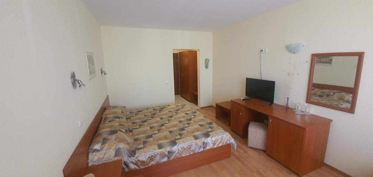Diamond Hotel Primorsko Buitenkant foto