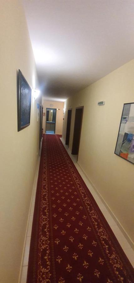 Diamond Hotel Primorsko Buitenkant foto