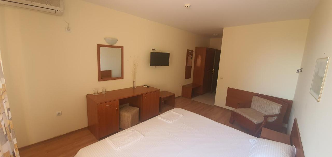 Diamond Hotel Primorsko Buitenkant foto