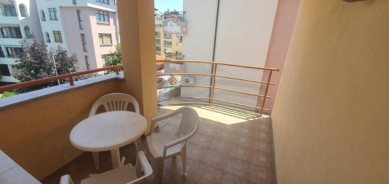 Diamond Hotel Primorsko Buitenkant foto