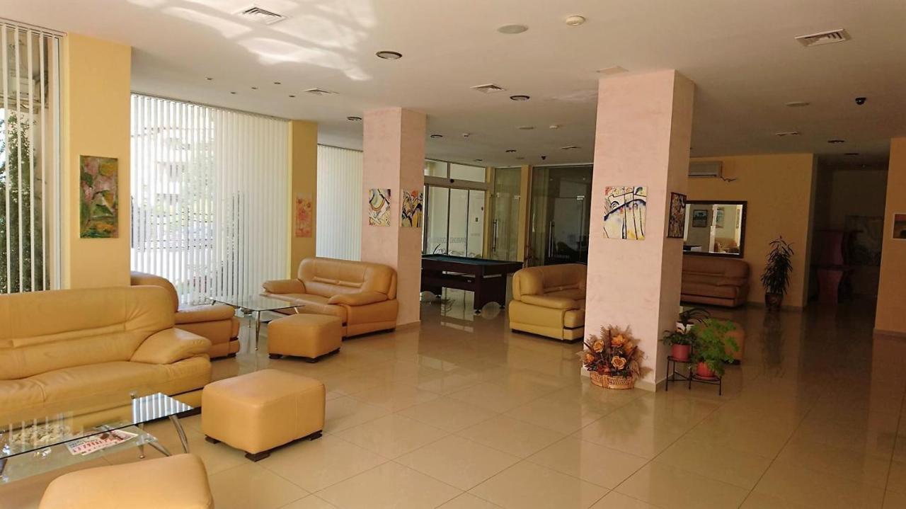 Diamond Hotel Primorsko Buitenkant foto