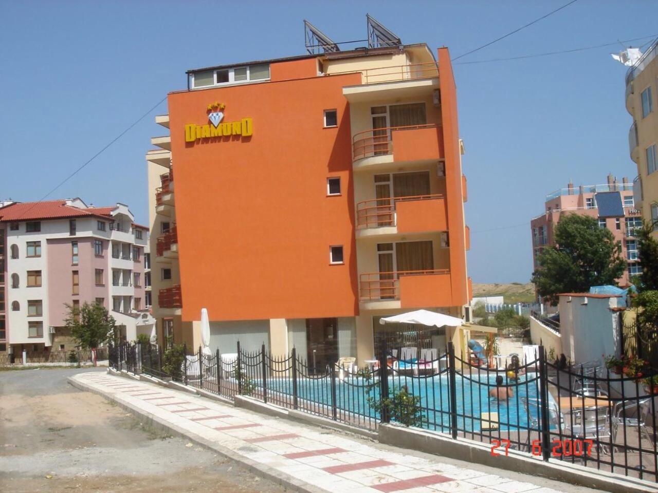 Diamond Hotel Primorsko Buitenkant foto