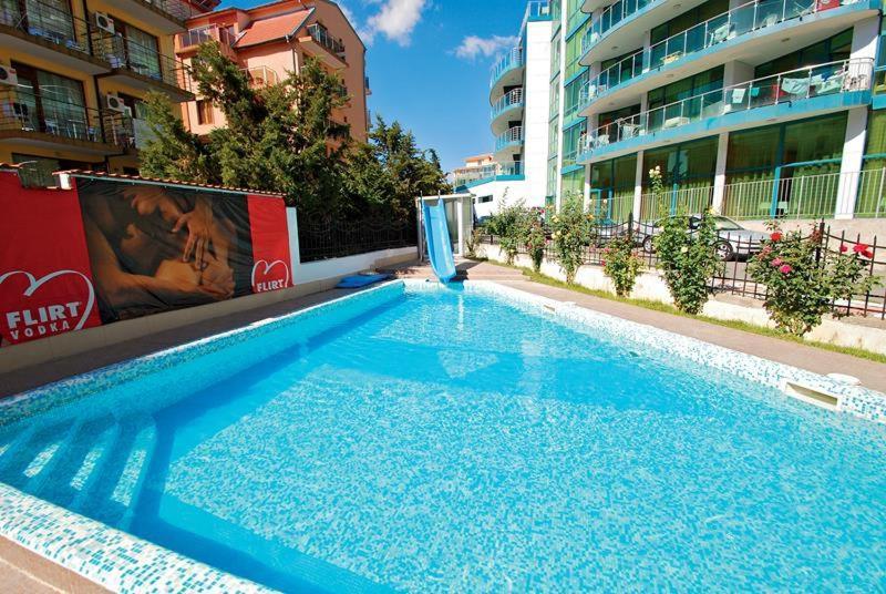 Diamond Hotel Primorsko Buitenkant foto