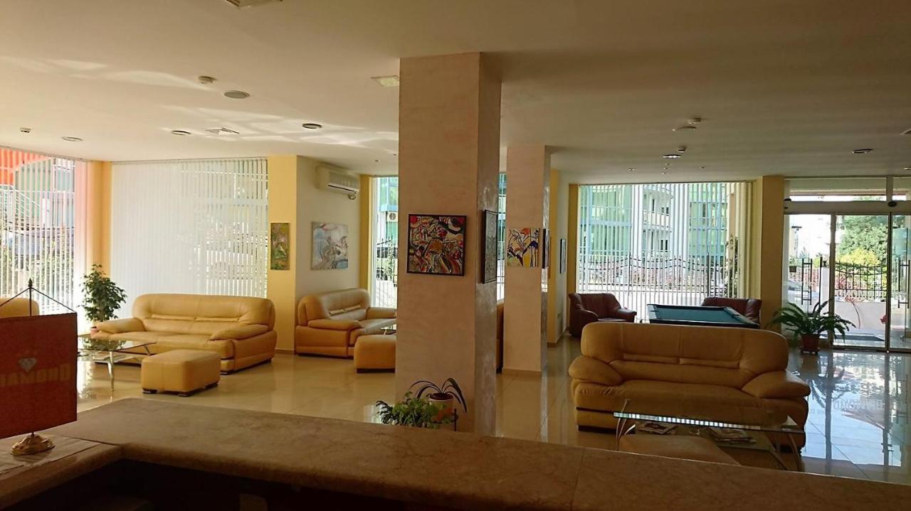 Diamond Hotel Primorsko Buitenkant foto