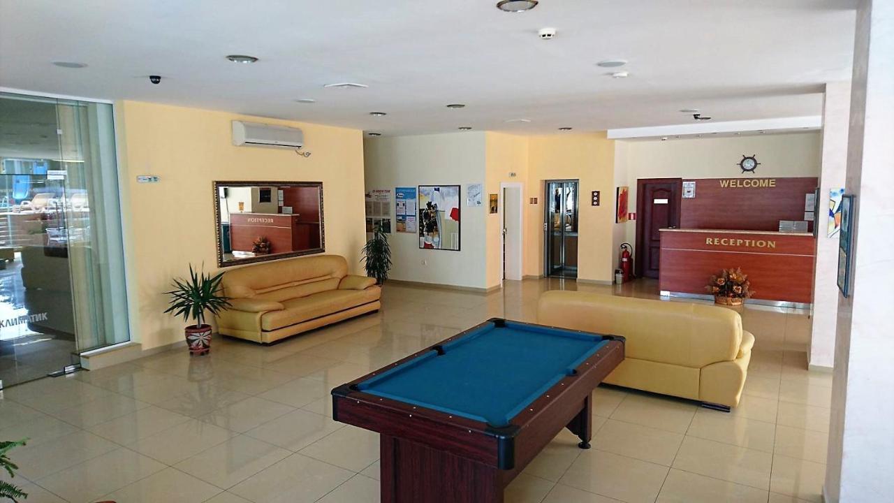 Diamond Hotel Primorsko Buitenkant foto