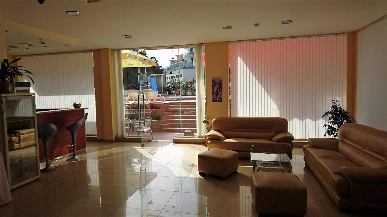 Diamond Hotel Primorsko Buitenkant foto