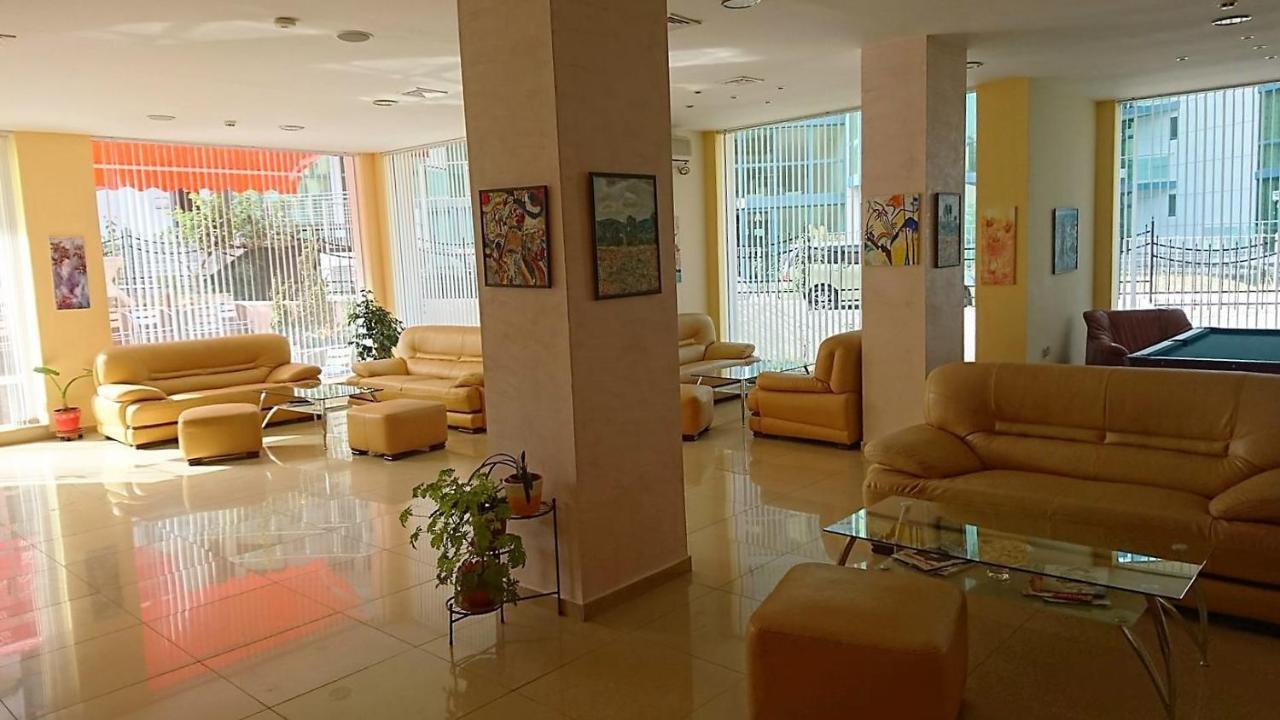 Diamond Hotel Primorsko Buitenkant foto