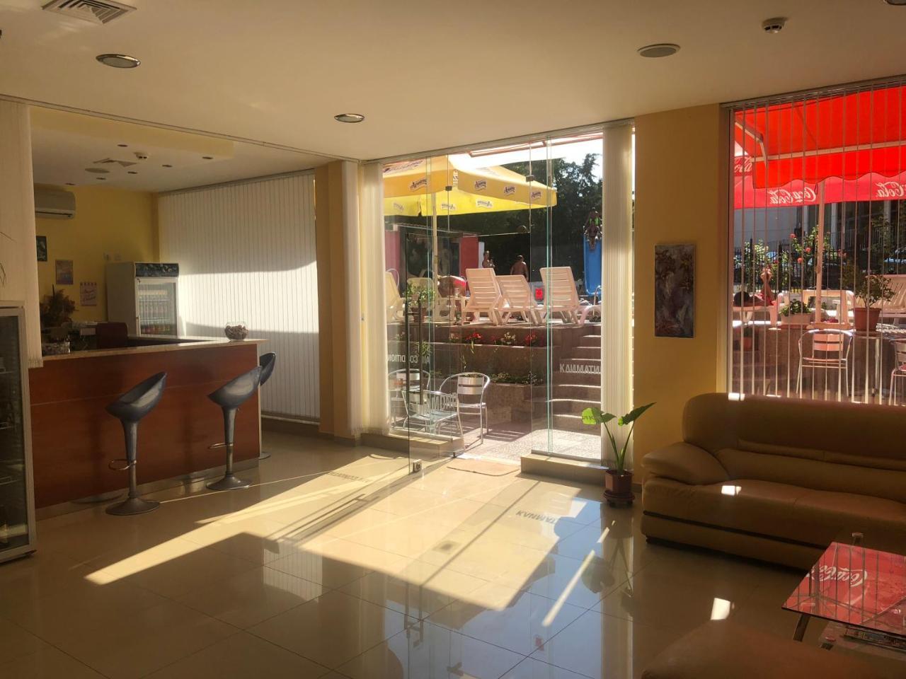 Diamond Hotel Primorsko Buitenkant foto